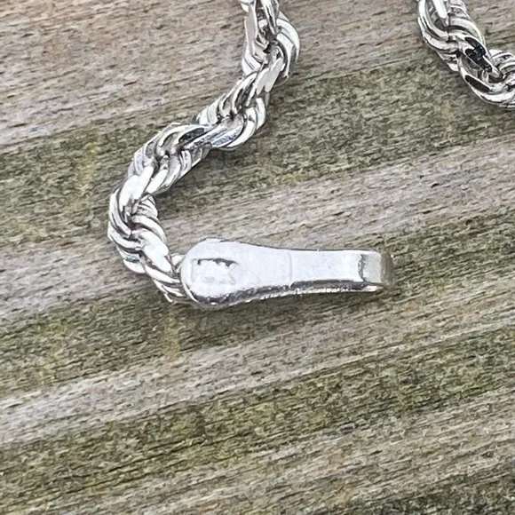 SOLD 💲Solid 18k white gold rope chain 2mm Diamond cut finish 16 inch - Picture 12 of 12